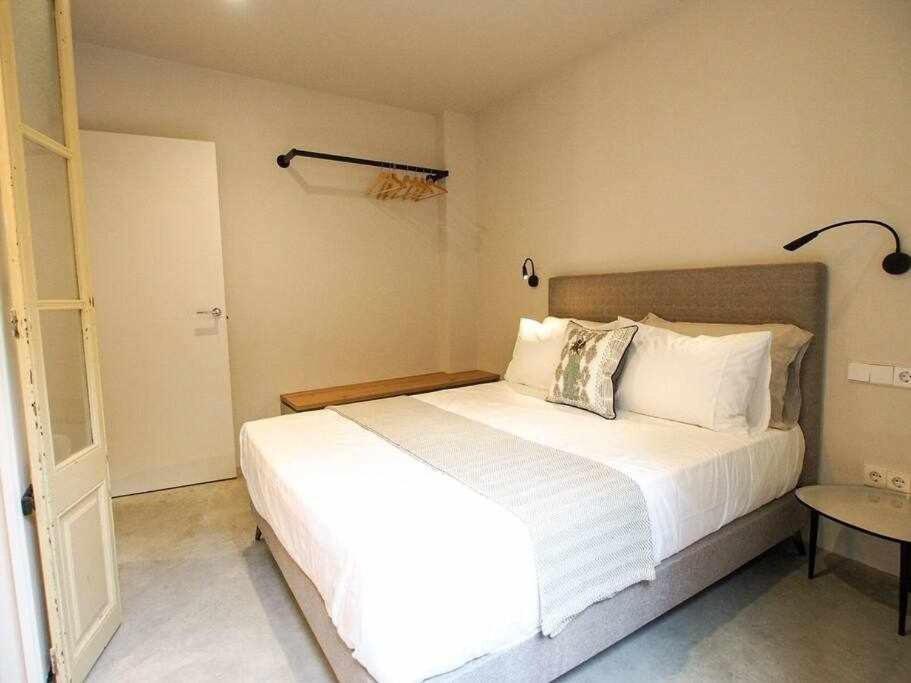 Velo Vern 3 Luxury Penthouse W Views Of City Wall Girona Exteriör bild