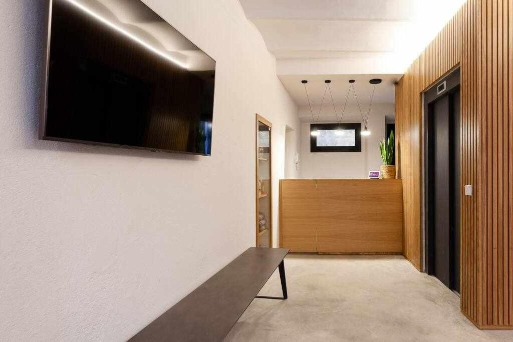Velo Vern 3 Luxury Penthouse W Views Of City Wall Girona Exteriör bild